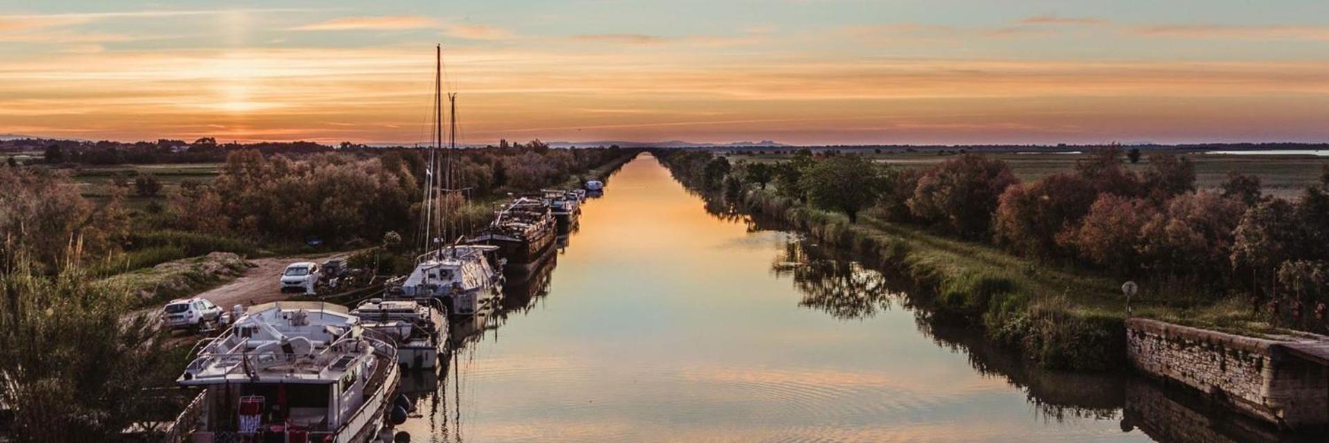 Botel Bord Du Canal Du Rhone A Sete Sur 
