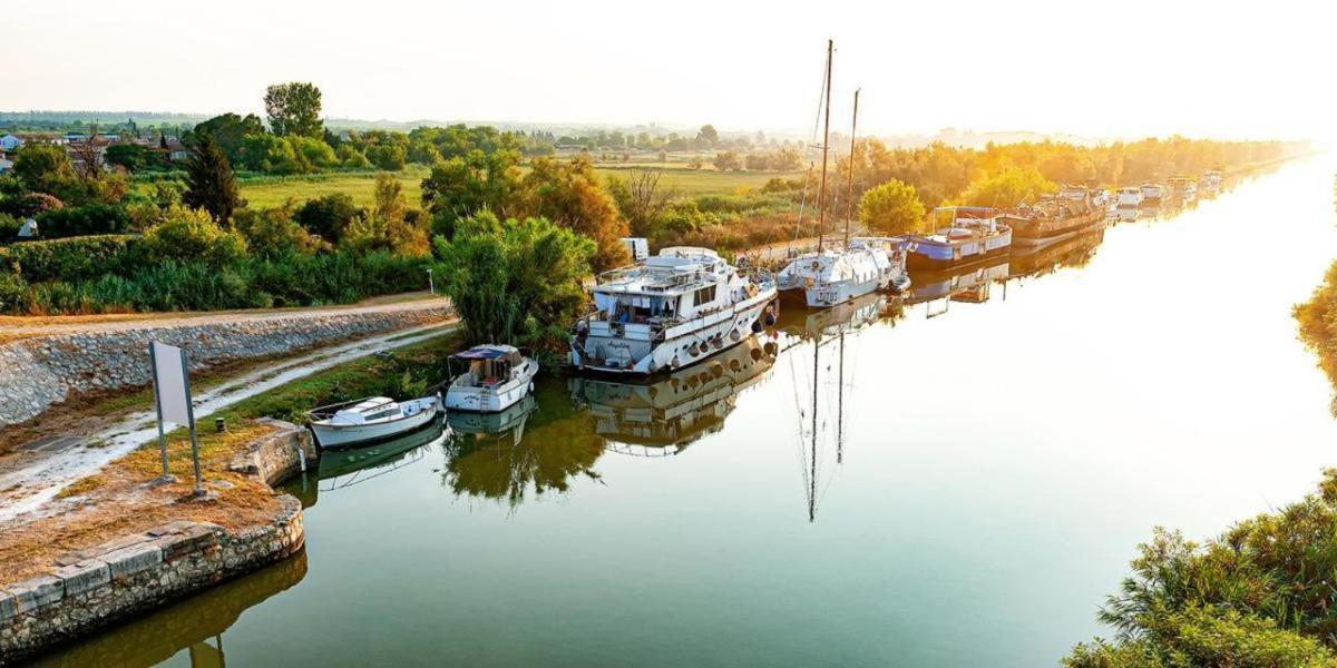 Bord Du Canal Du Rhone A Sete Sur 